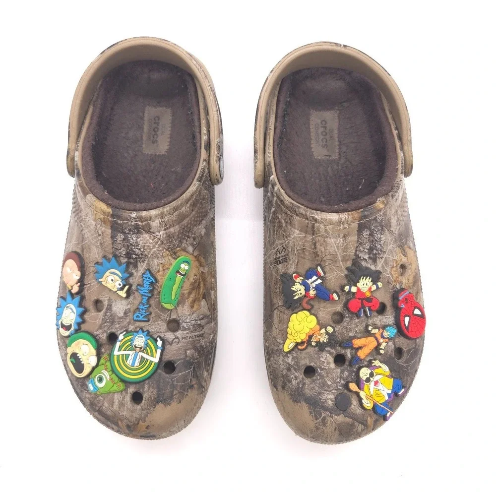 Crocs Realtree Camo Fleece Lined Clogs Men's Size 8 Jibbitz Charms Rick & Morty